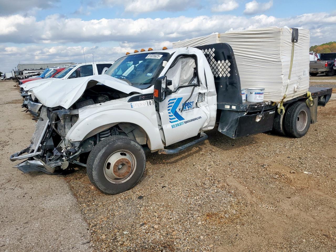 2016 Ford F350 Super Duty Flatbed Truck