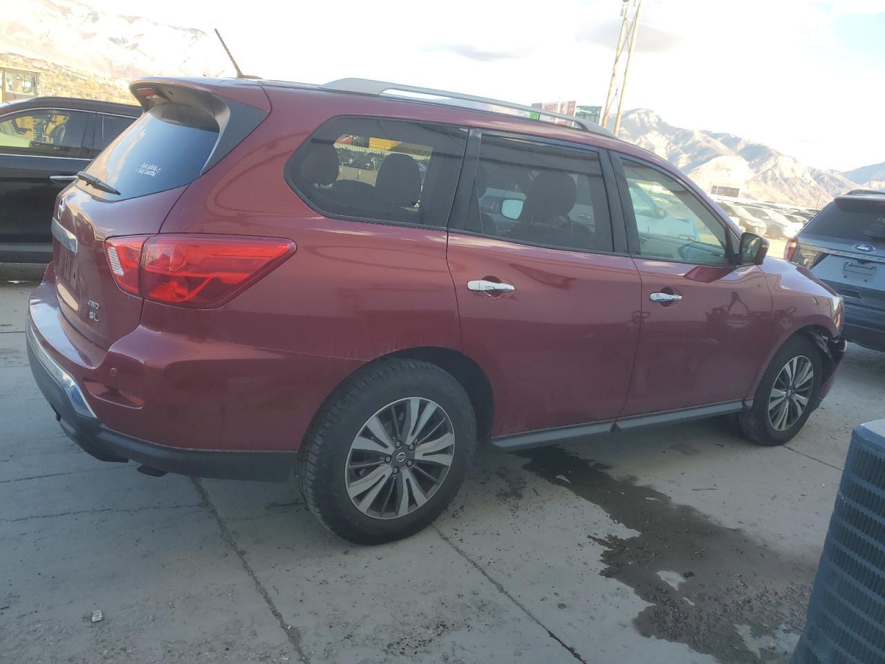 2017 Nissan Pathfinder s