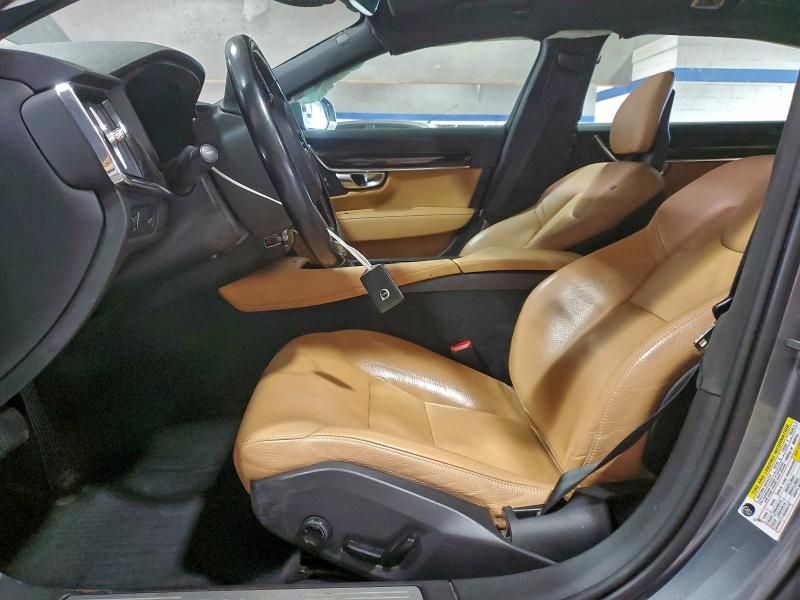 2018 Volvo S90 T5 Momentum