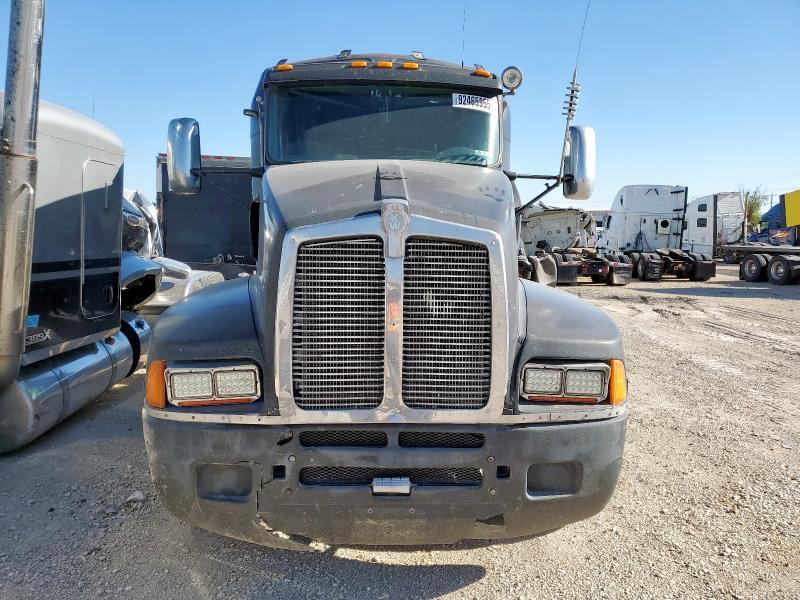 1999 Kenworth T600 Semi Truck