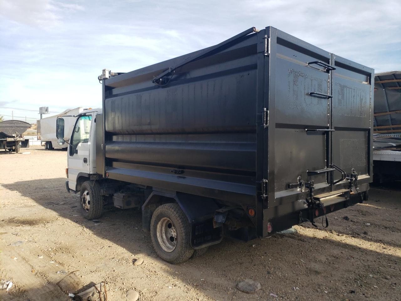 2005 Isuzu NPR