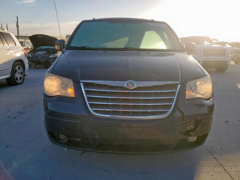 2009 Chrysler Town & Country Touring
