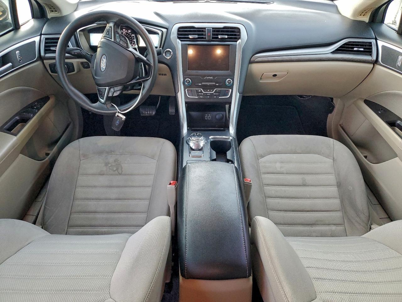 2020 Ford Fusion se