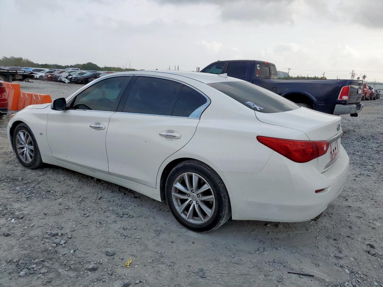 2015 Infiniti Q50 Base
