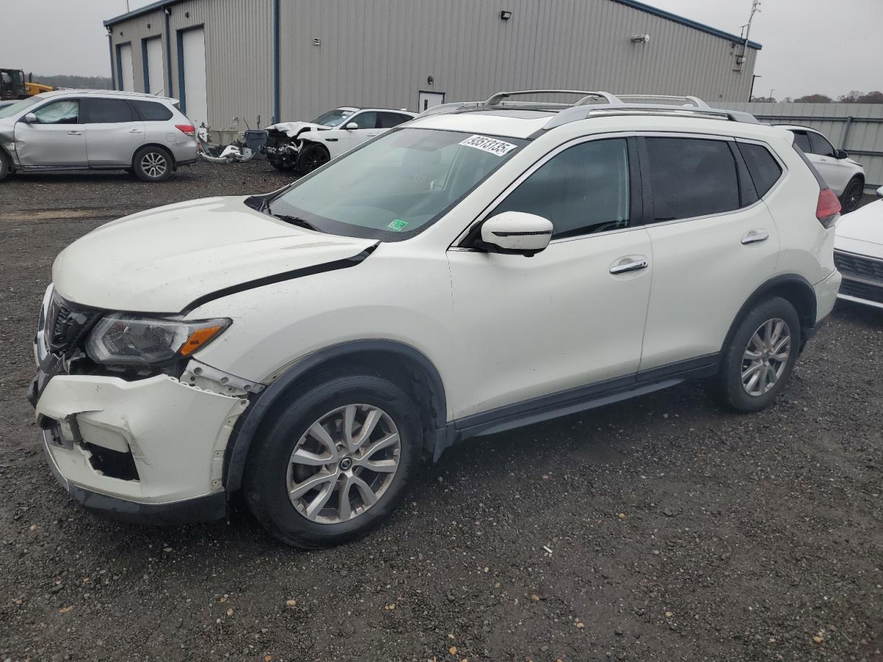 2017 Nissan Rogue sv