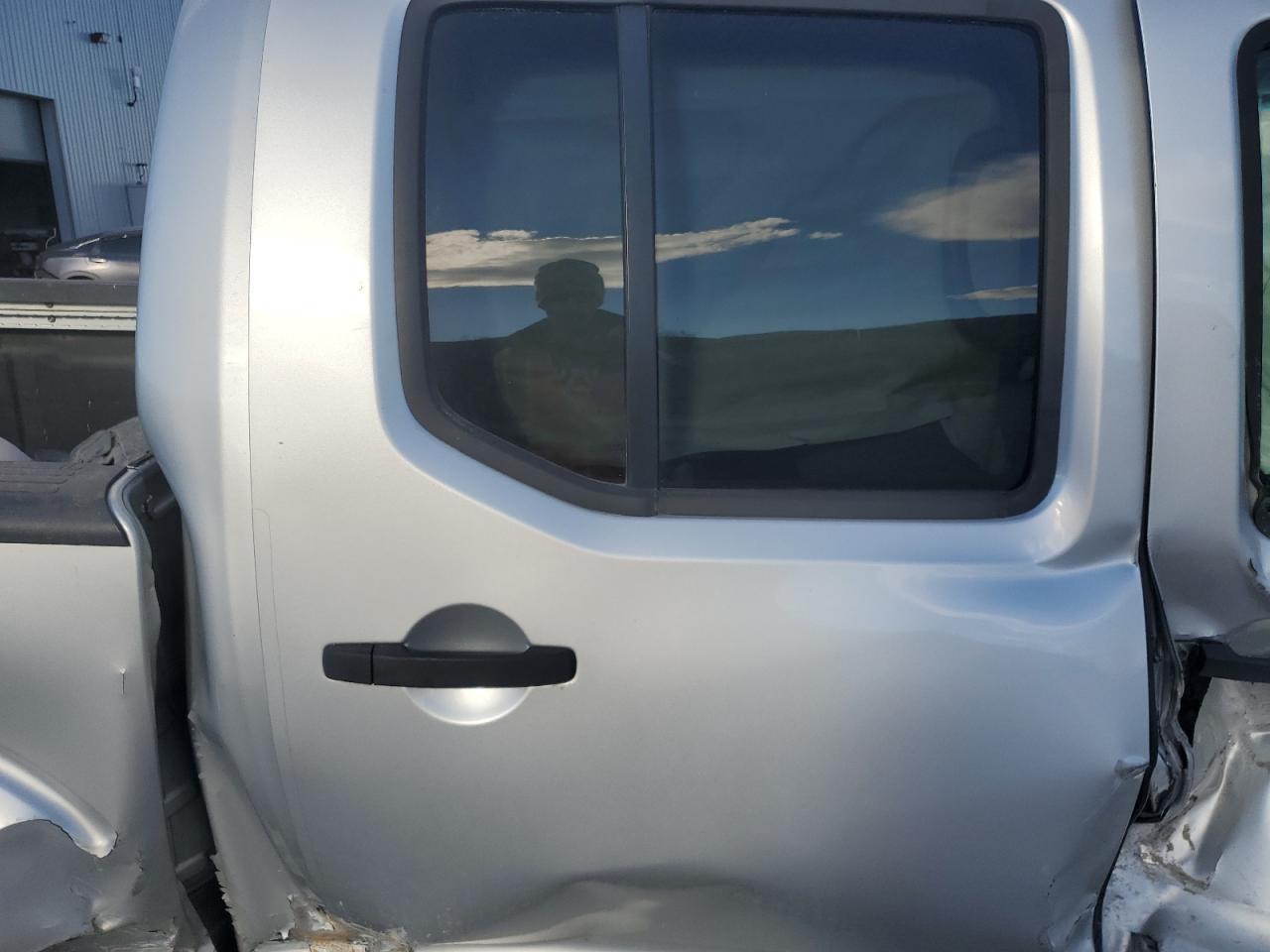 2011 Nissan Frontier s