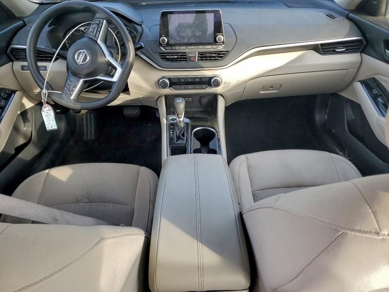 2021 Nissan Altima sv
