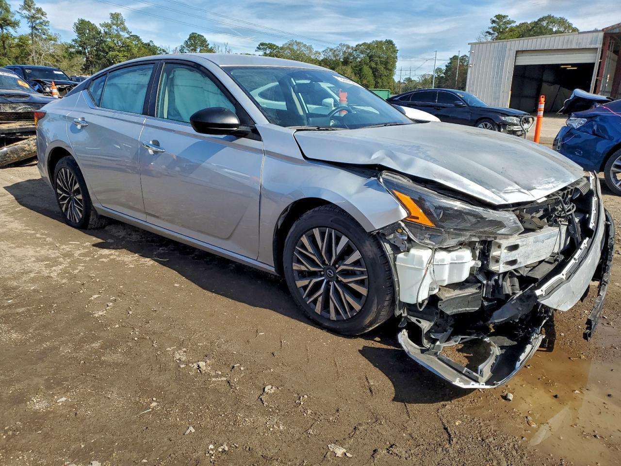 2024 Nissan Altima sv