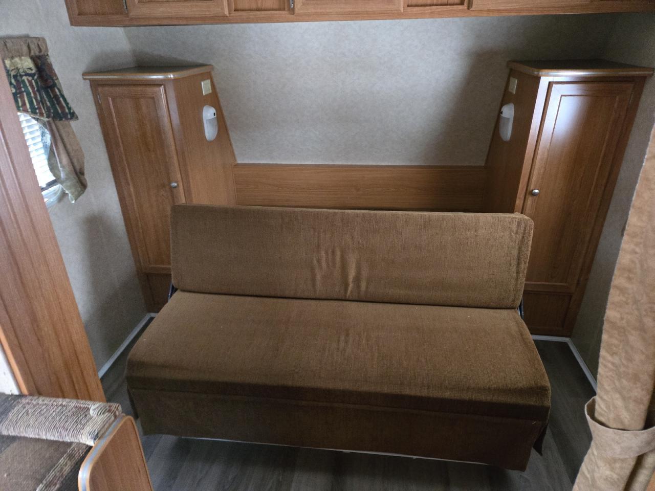 2007 R-Vision Trailsport