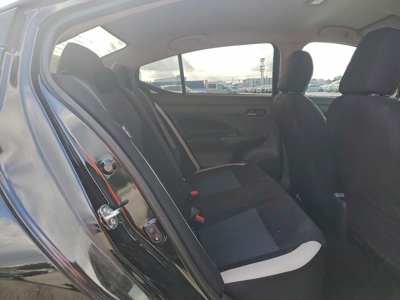 2022 Nissan Versa sv