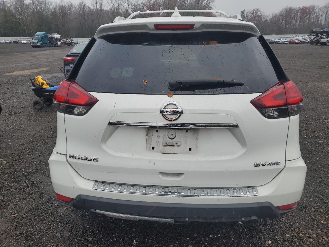 2017 Nissan Rogue sv