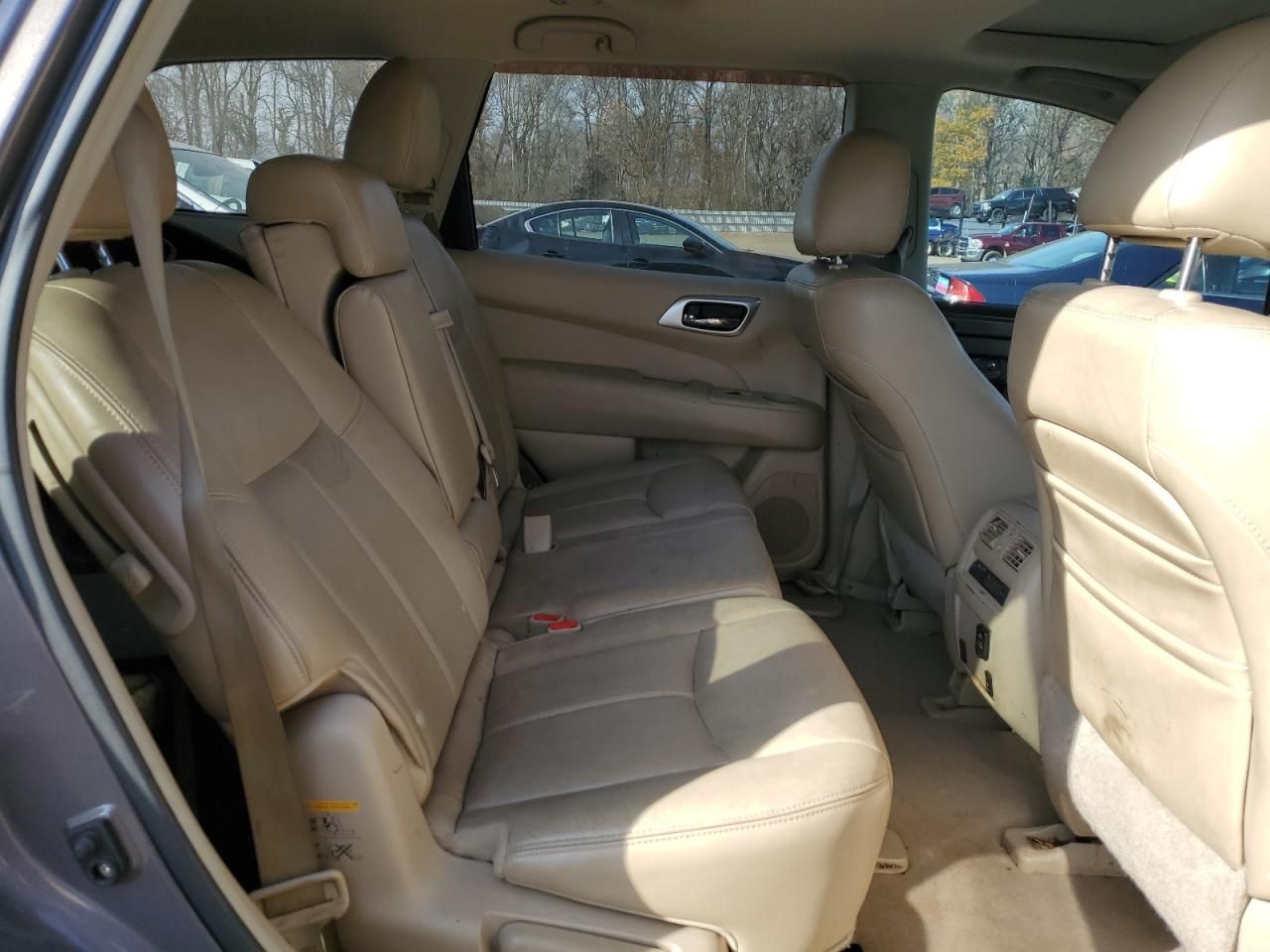 2013 Nissan Pathfinder s