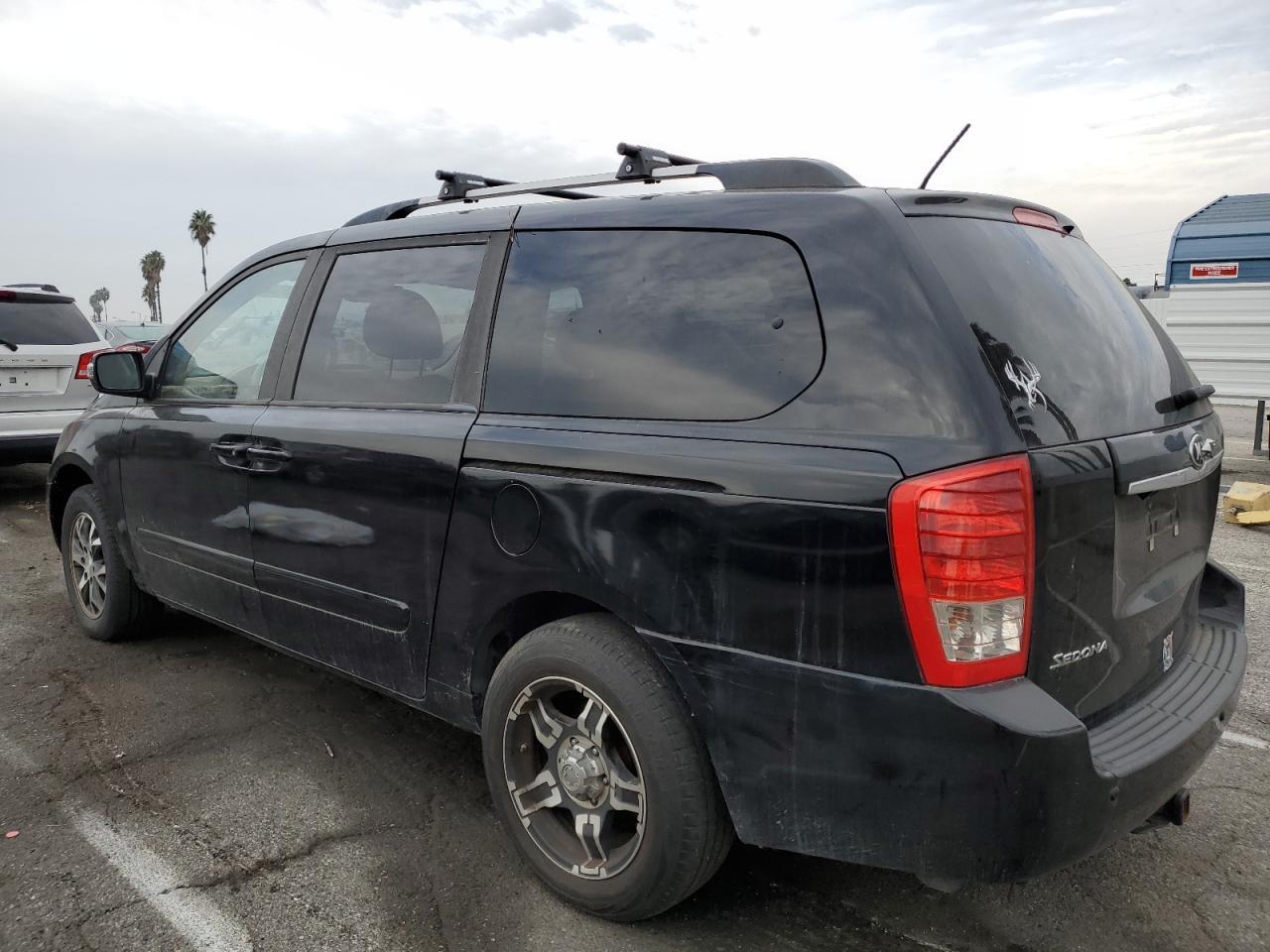 2014 KIA Sedona lx