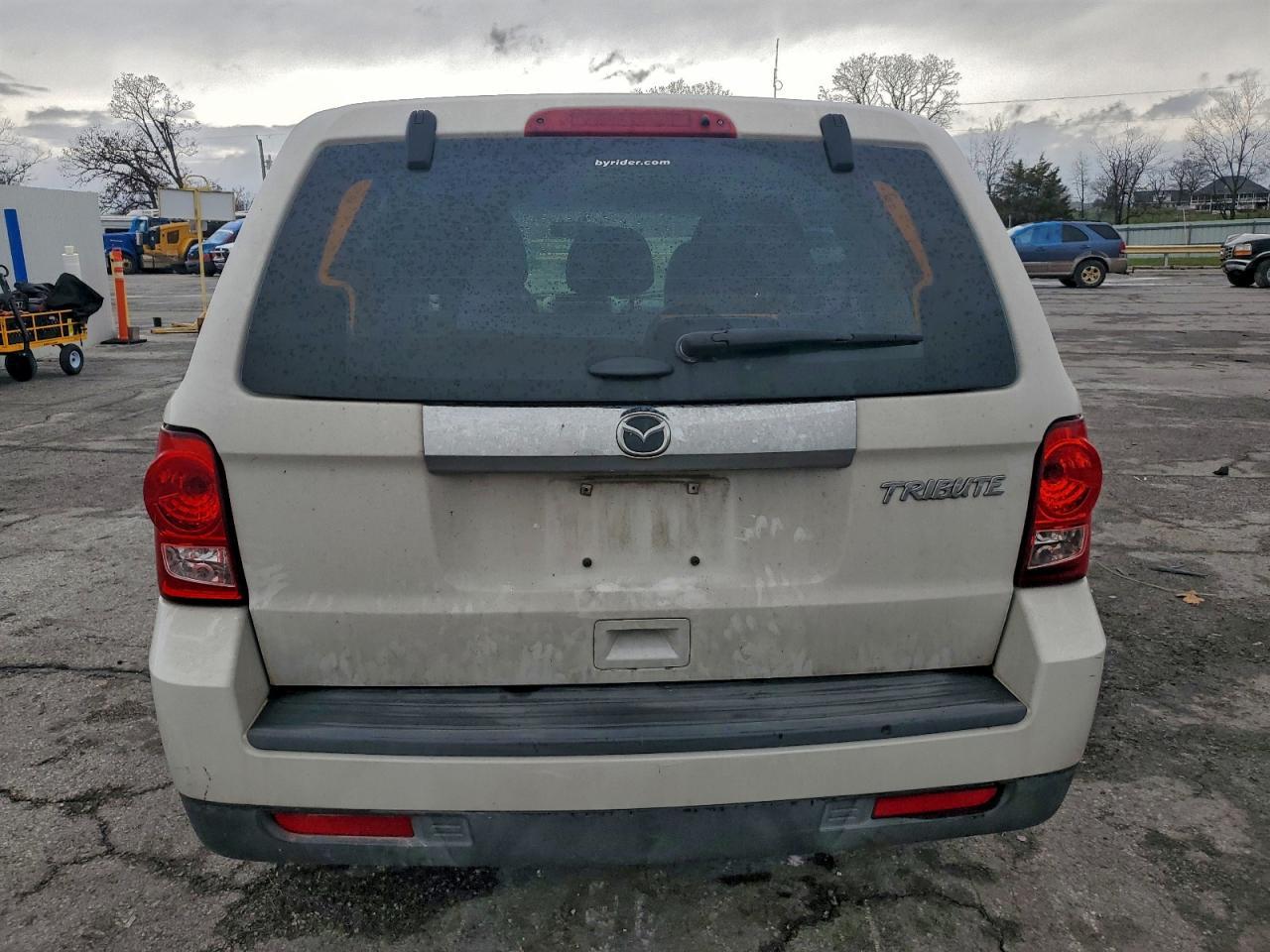 2011 Mazda Tribute i