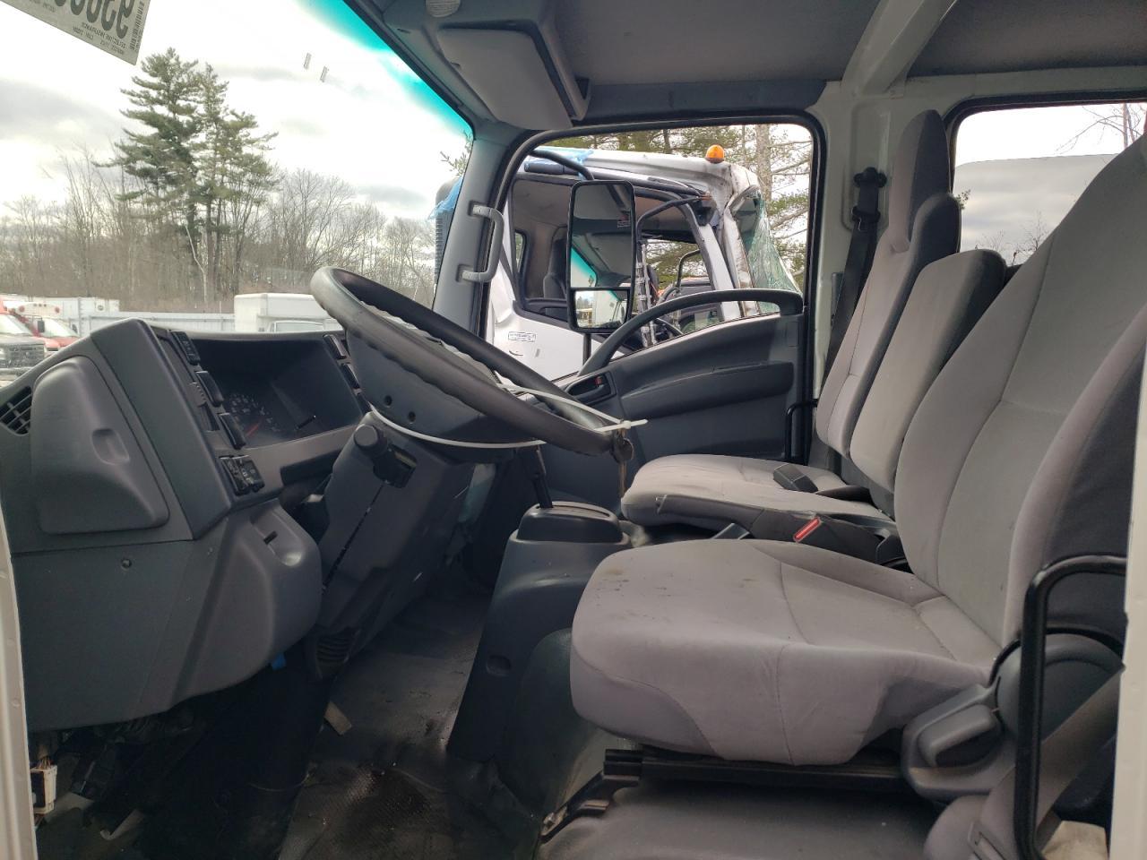2022 Isuzu NRR Truck Cab AND Chassis
