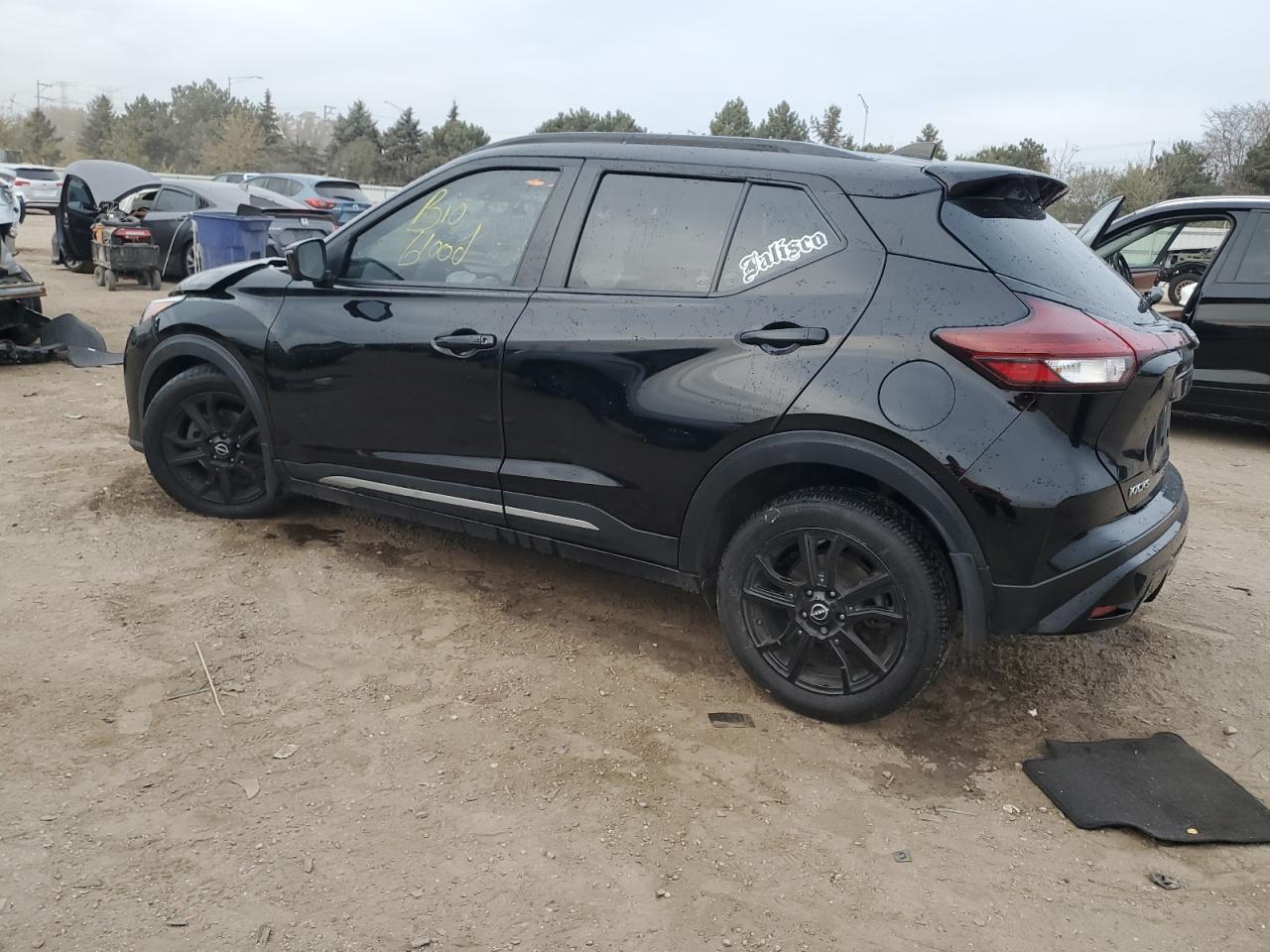 2023 Nissan Kicks sr