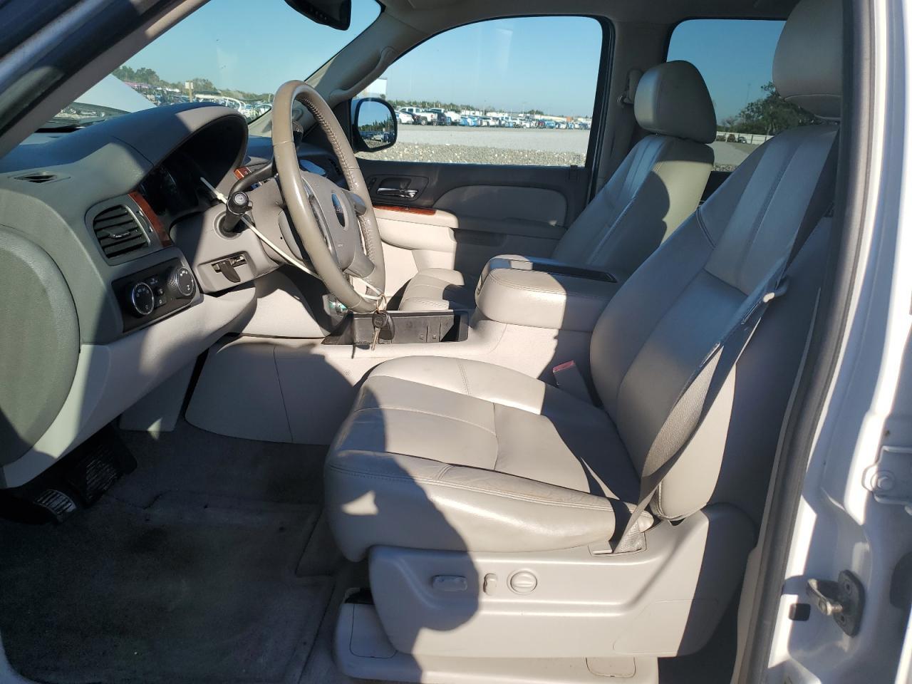 2010 GMC Yukon xl K1500 slt