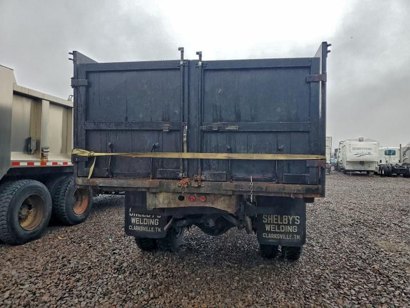 1994 Ford F700 Dump Truck