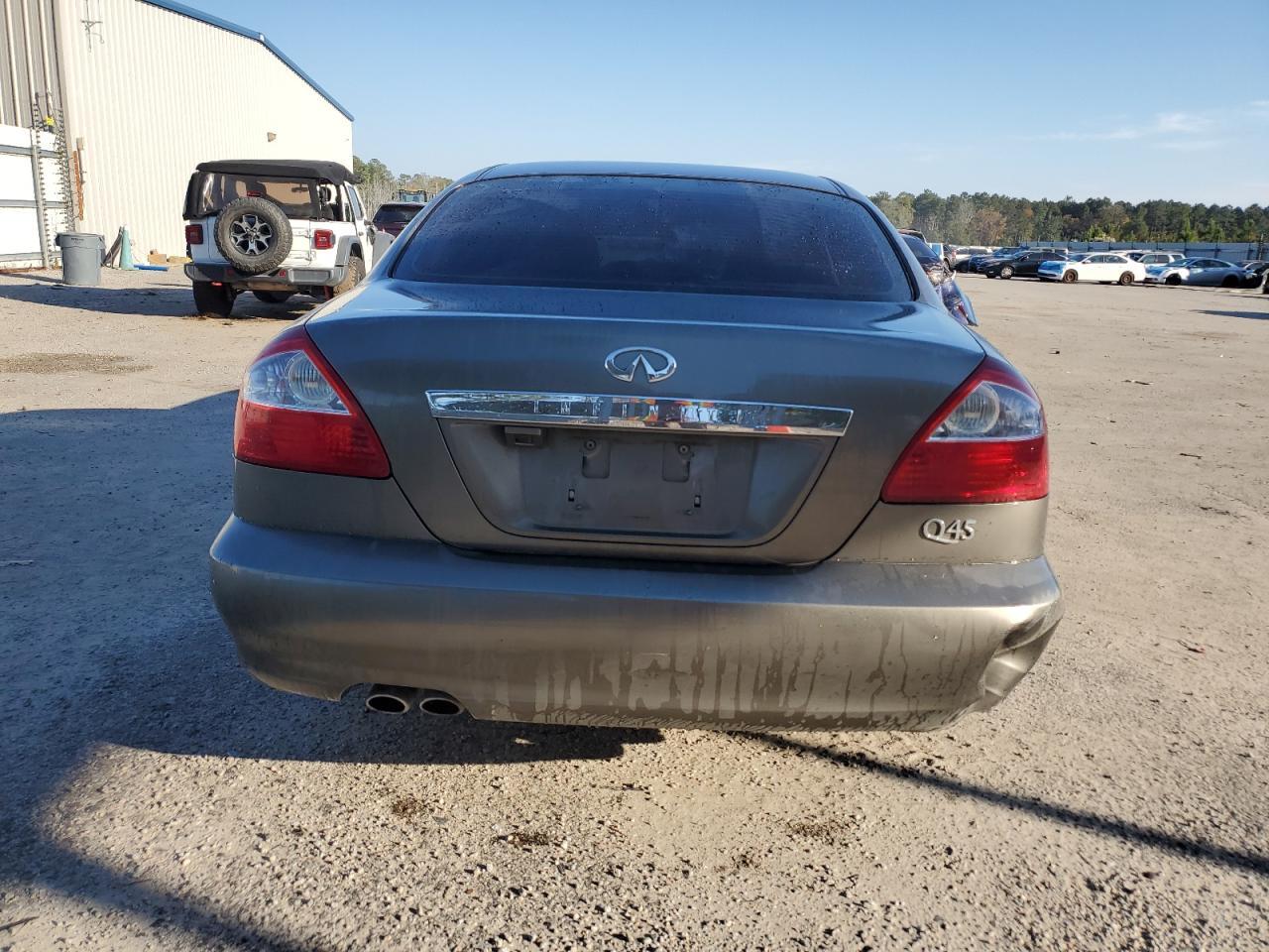 2004 Infiniti Q45