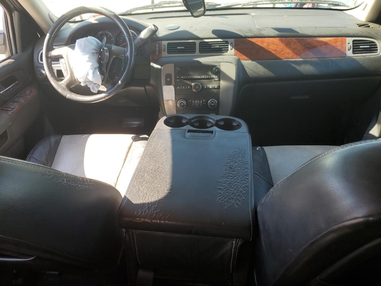 2011 GMC Yukon xl C1500 sle