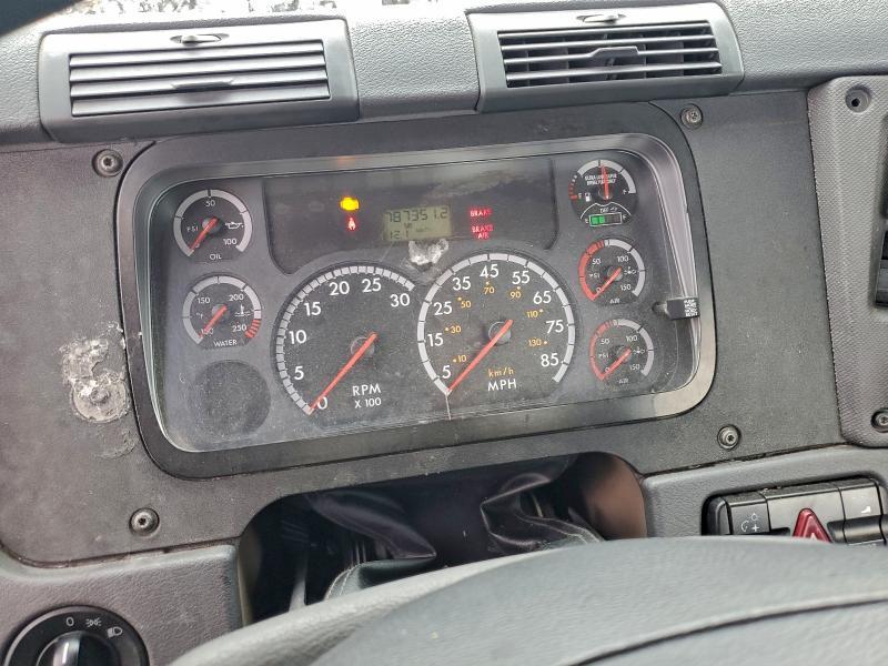 2014 Freightliner Cascadia Semi Truck
