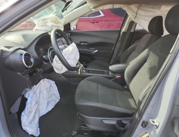 2022 Nissan Kicks sv