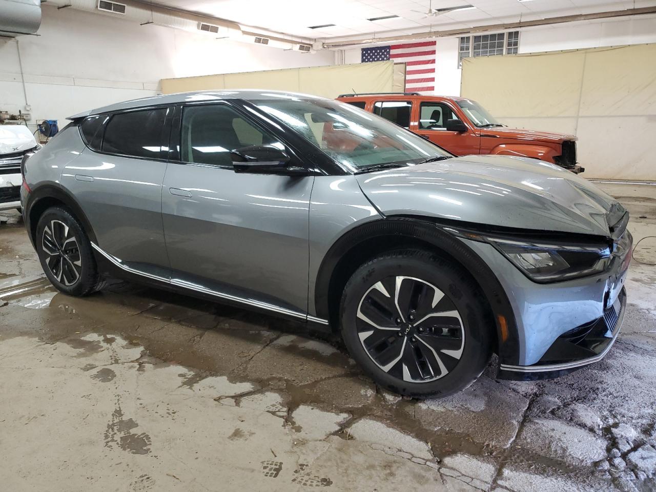 2024 KIA EV6 Light
