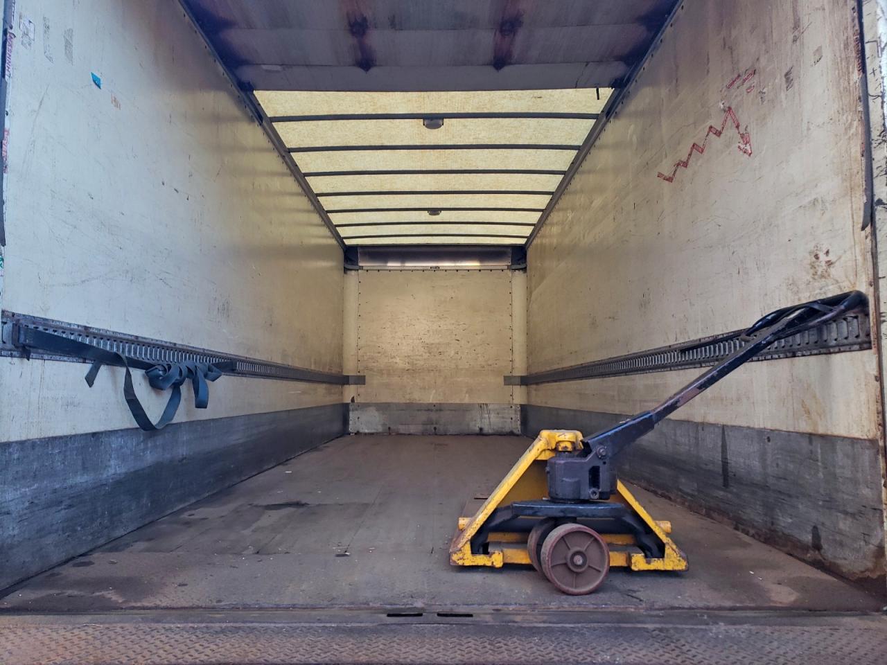 2016 Kenworth T370 BOX Truck