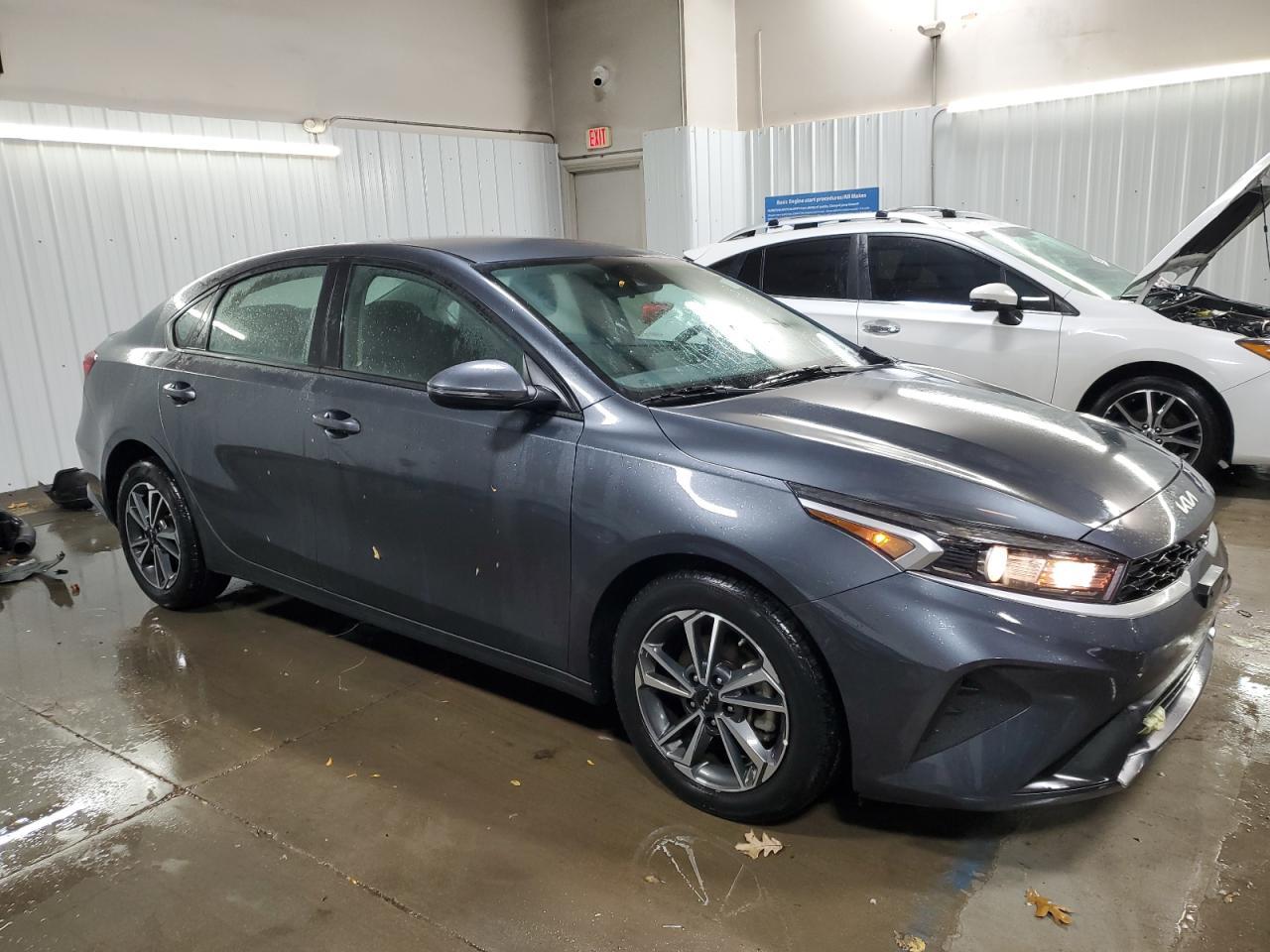 2023 KIA Forte lx