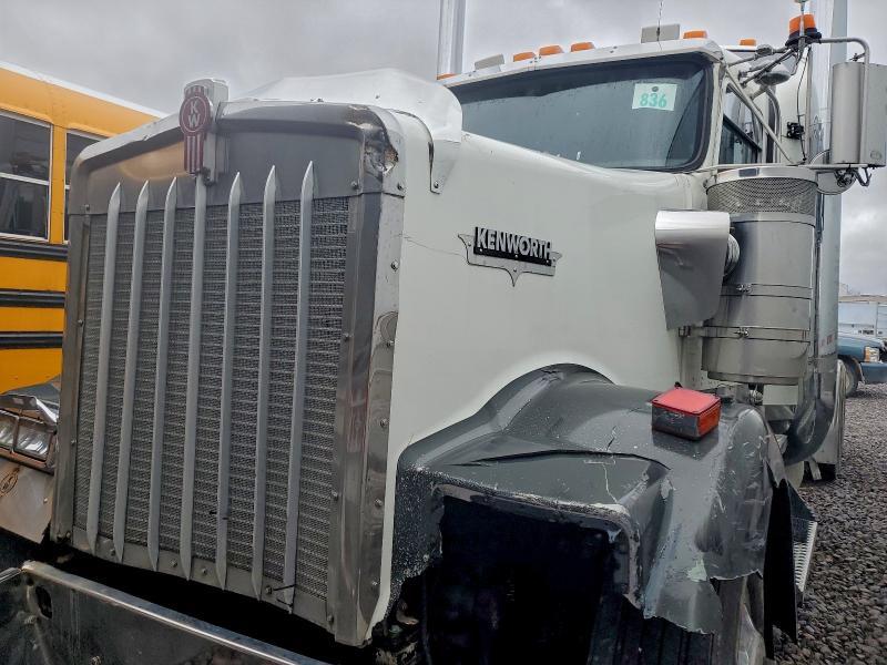 2007 Kenworth W900 Semi Truck