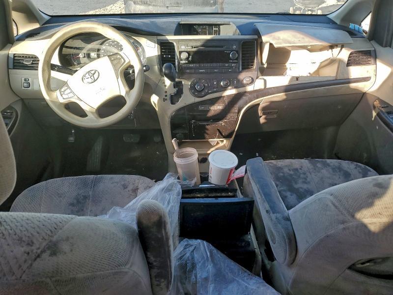 2011 Toyota Sienna le