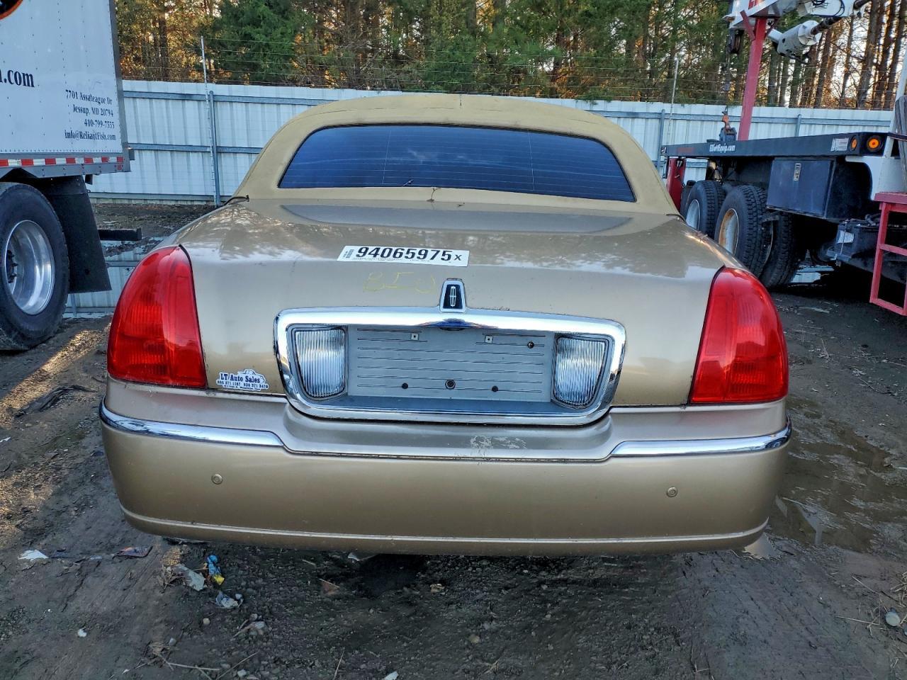 2011 Lincoln Town car