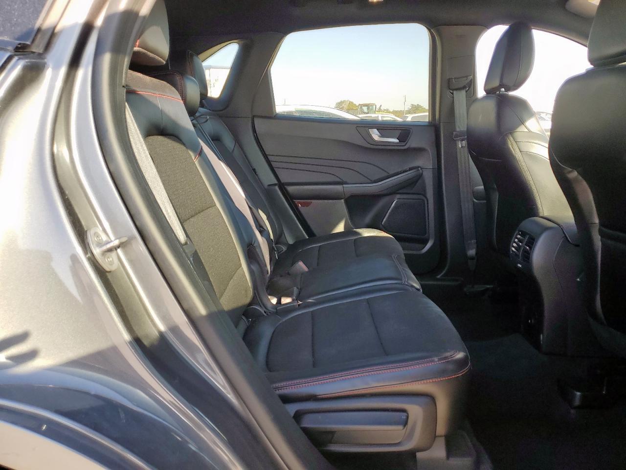 2023 Ford Escape st Line