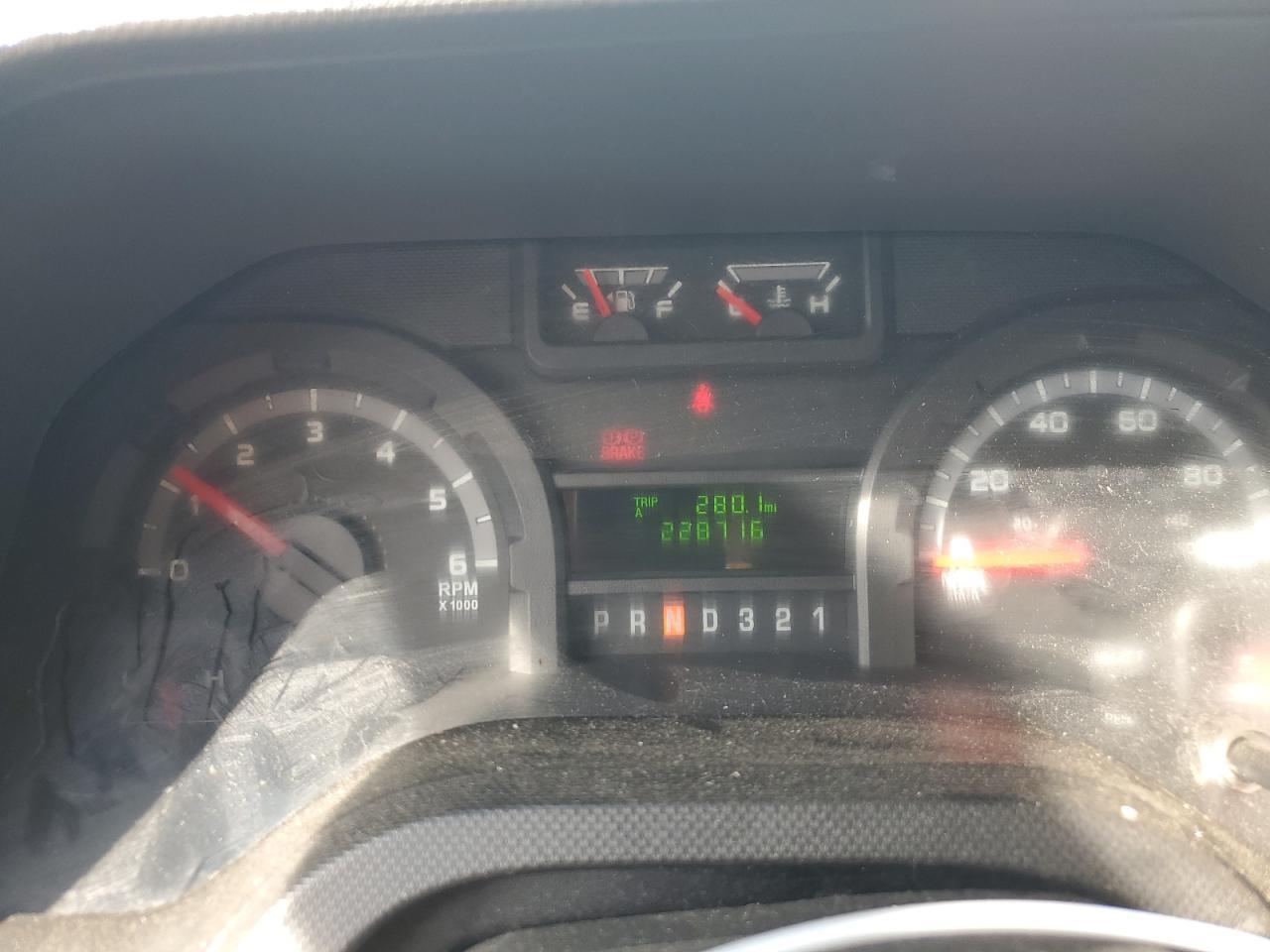 2013 Ford E350 BOX Truck