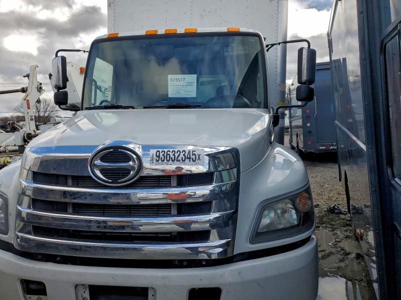 2020 Hino 258/268 BOX Truck