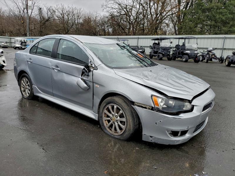 2014 Mitsubishi Lancer es