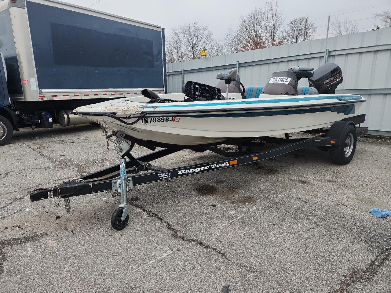 1996 Land Rover Bass Boat