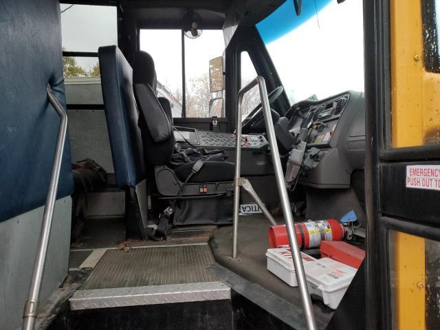 2014 Freigliner 2014 Freightliner B2 School Bus