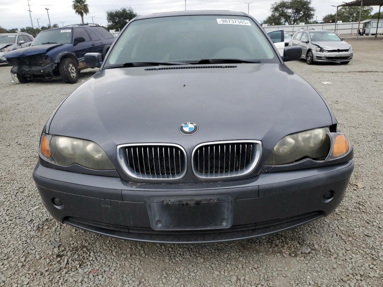 2002 BMW 325 i