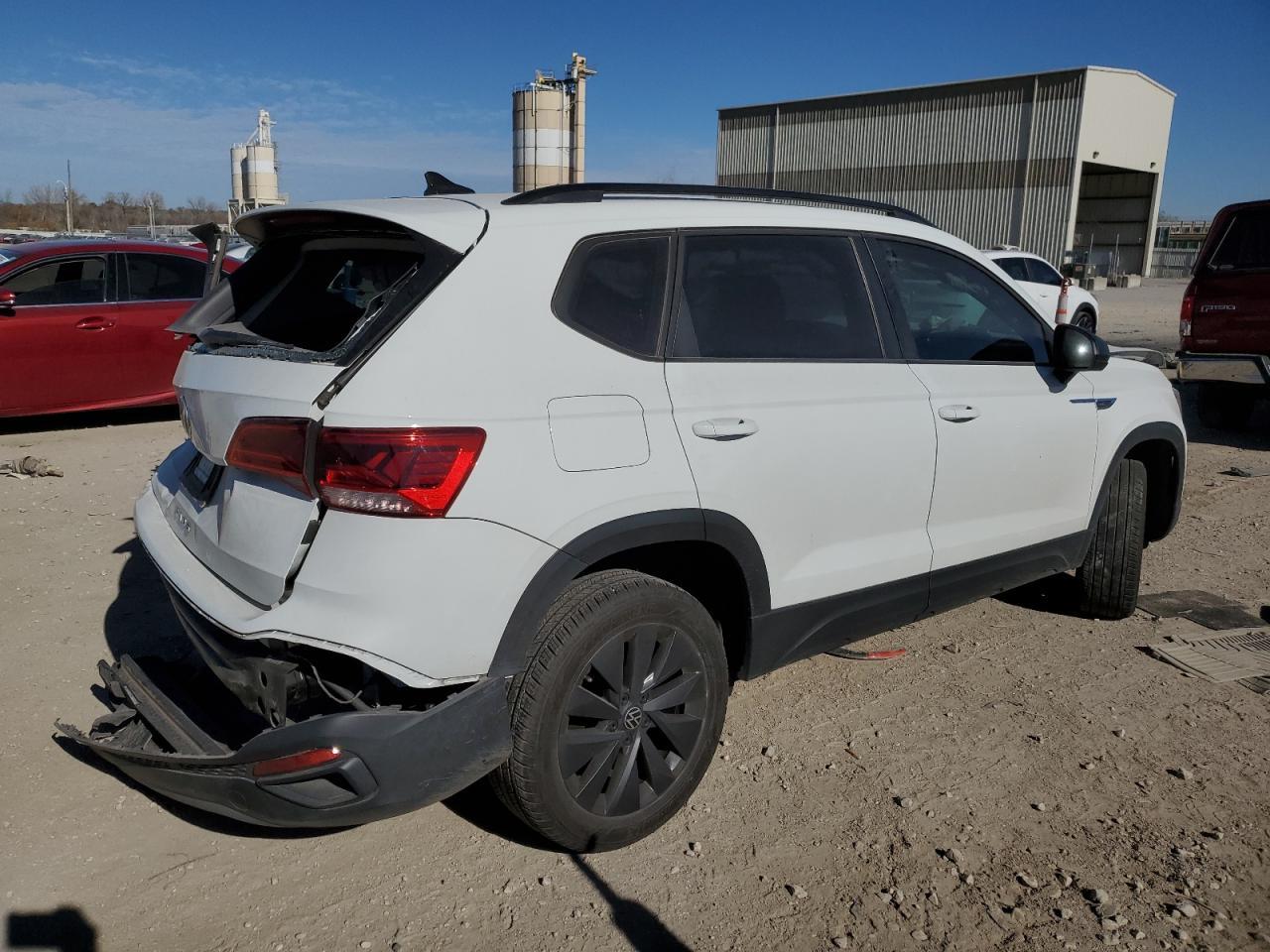 2024 Volkswagen Taos s