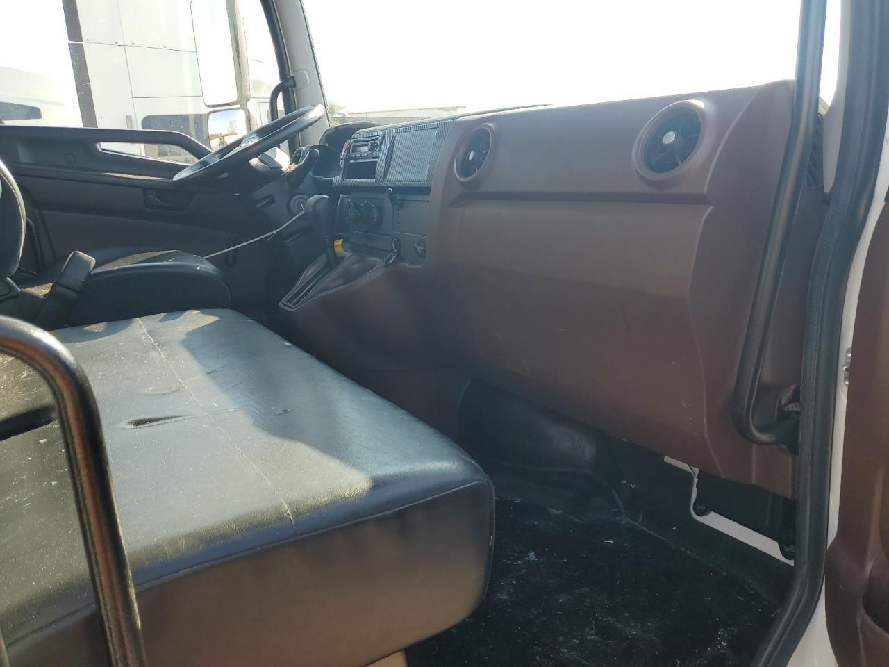 2021 Hino BOX Truck