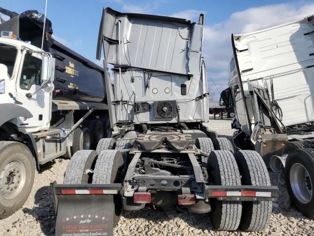 2022 International LT625