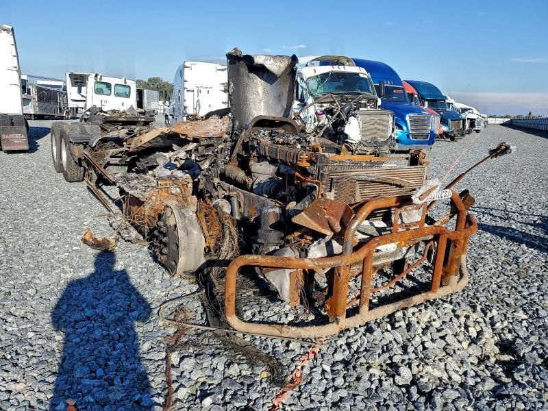 2020 Freightliner Cascadia 126