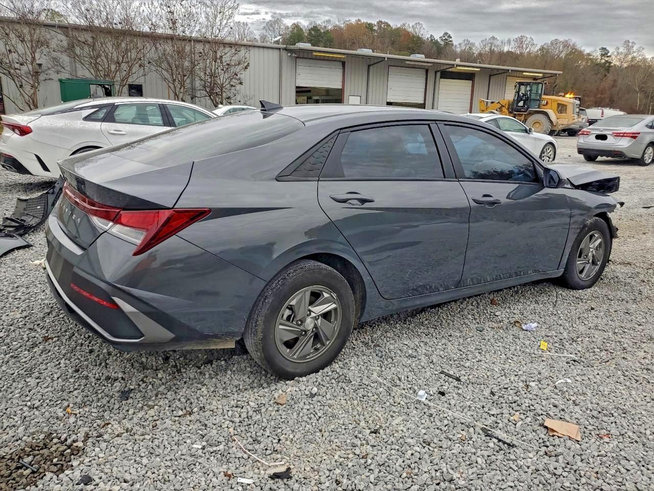 2025 Hyundai Elantra se