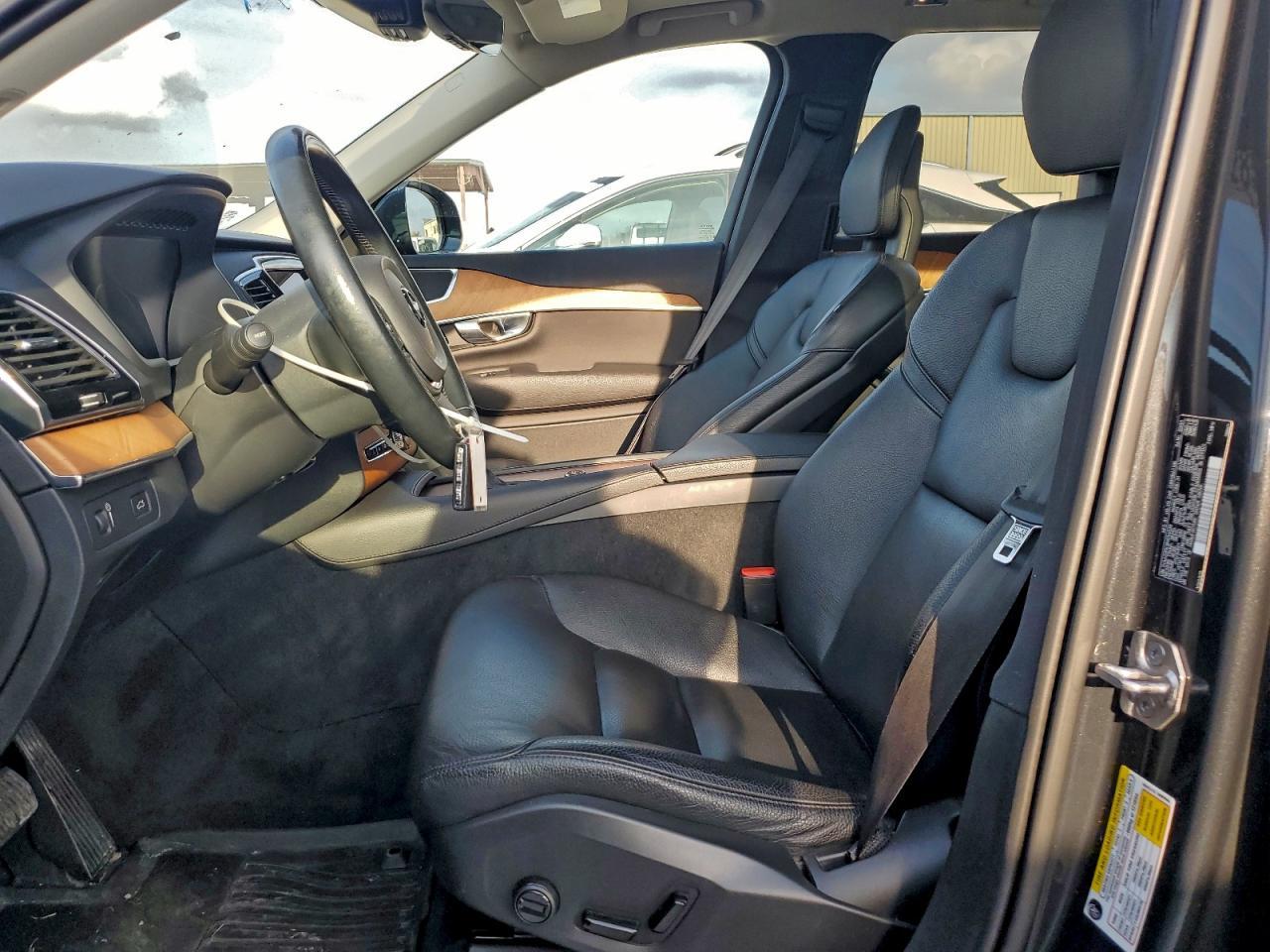 2021 Volvo Xc90 T6 Momentum