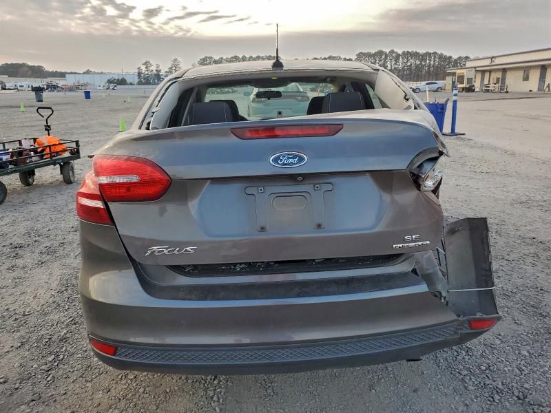 2016 Ford Focus se