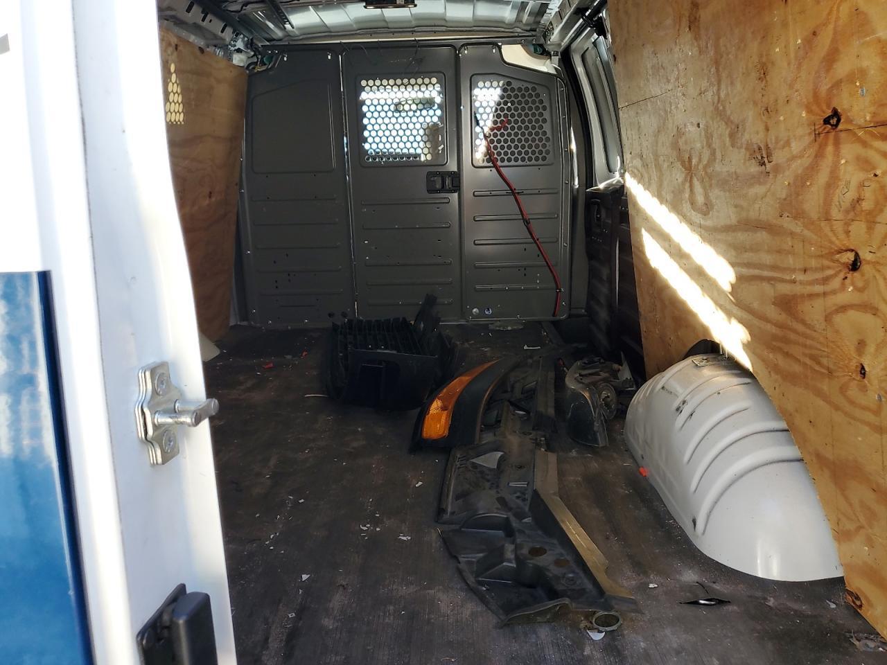 2023 GMC Savana G2500 Delivery Van