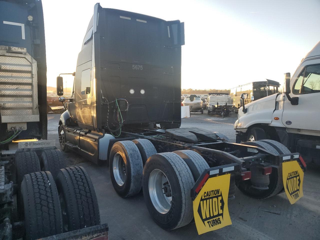 2016 International Prostar Semi Truck