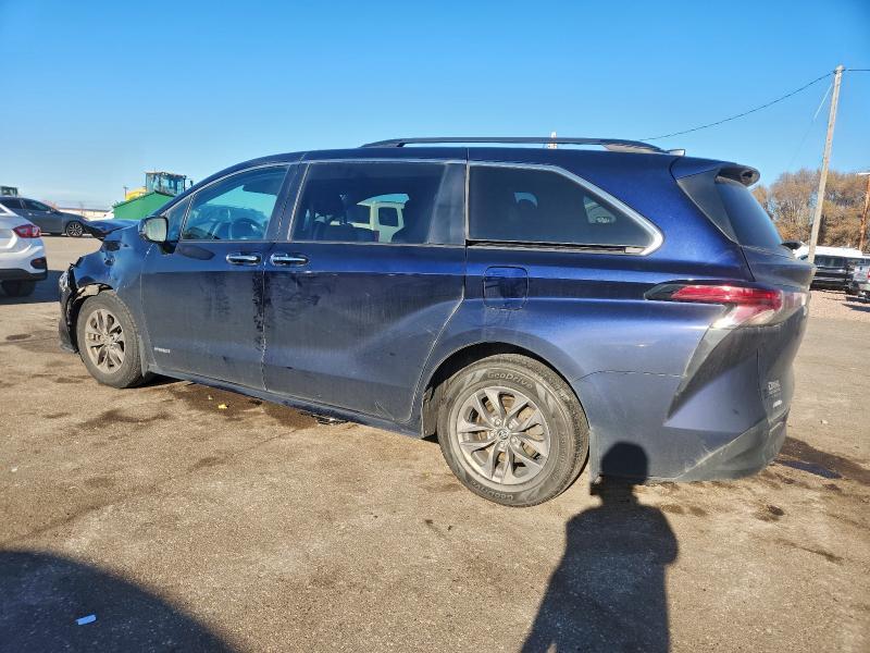 2021 Toyota Sienna xle