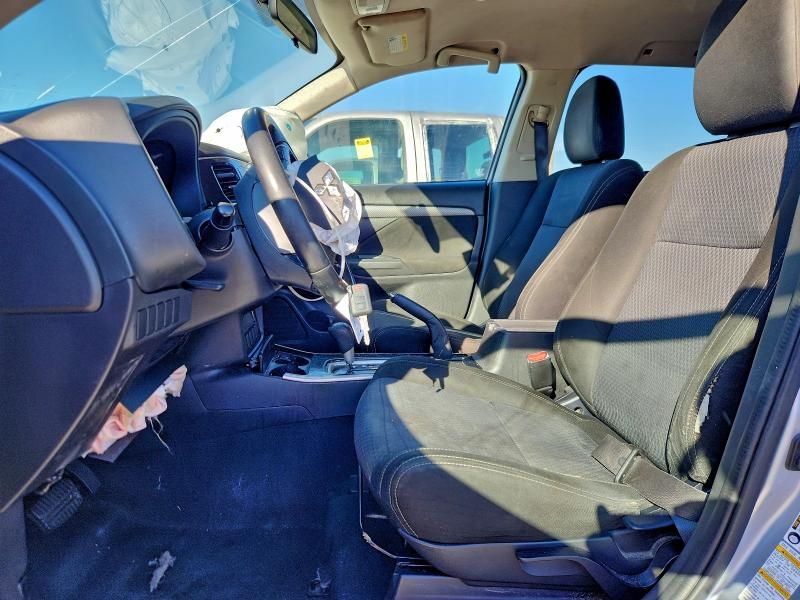 2017 Mitsubishi Outlander es